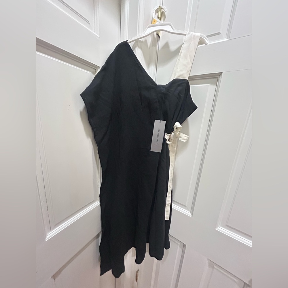 NWT! CorrellCorrell SS1909 - Flocco 19 Kaftan Black & White dress - size M